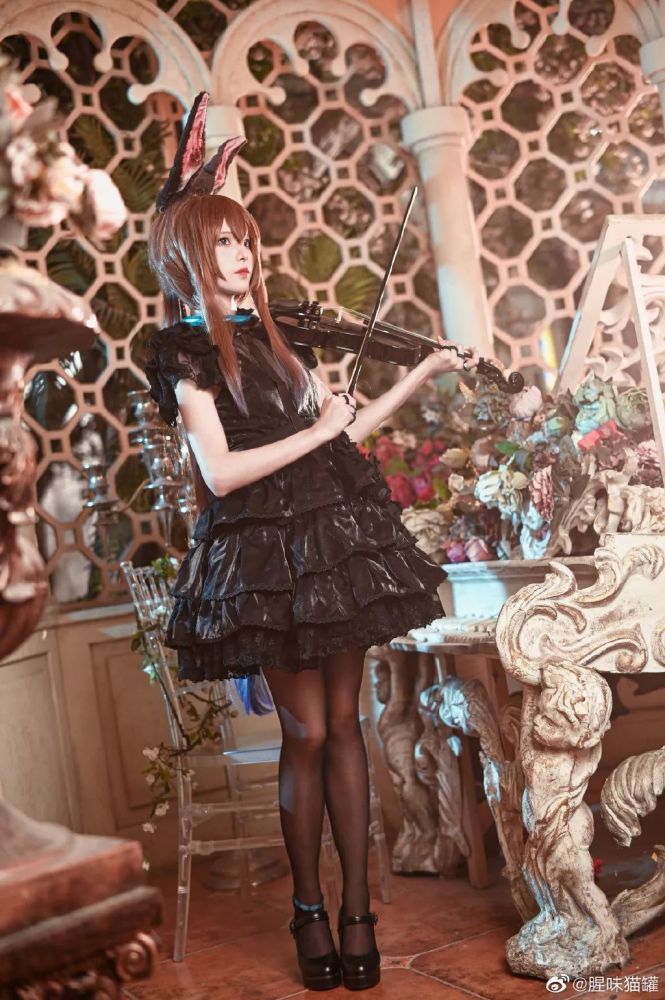 《明日方舟》音律联觉-阿米娅cosplay作品欣赏