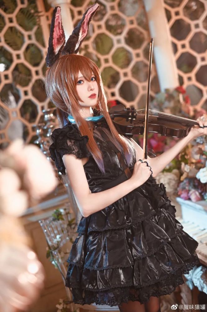 《明日方舟》音律联觉-阿米娅cosplay作品欣赏