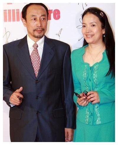 前妻不辞而别,儿子离世成一生的痛,二婚去娶张丰毅前妻恩爱至今