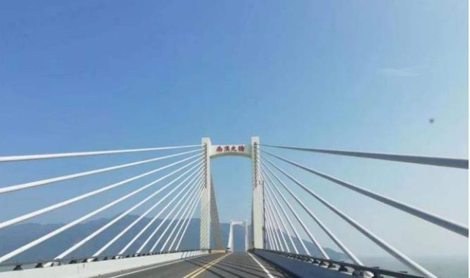 广东最美跨海大桥,难度不亚于港珠澳大桥,却有一个遗憾