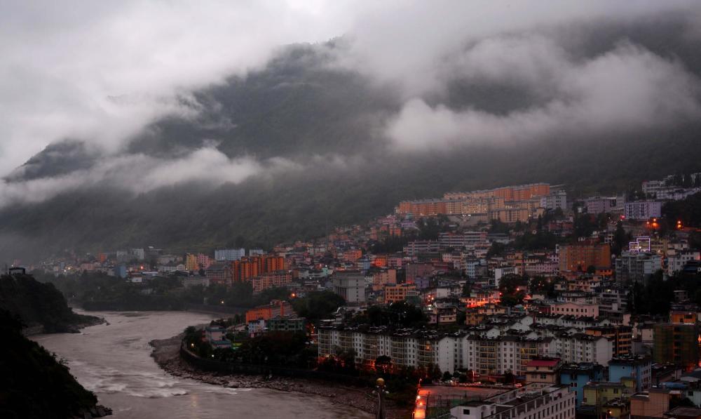 怒江最美城市贡山县城,住贡山丙中洛,独龙江,第一湾美景全游览