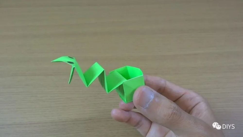 "手工折纸"可爱的趣味玩具蛇!
