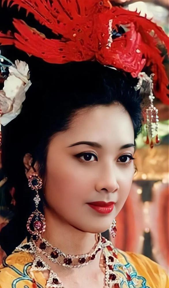 她被誉为"八零年代最美女演员"她就是曾经86版,西游记扮演者