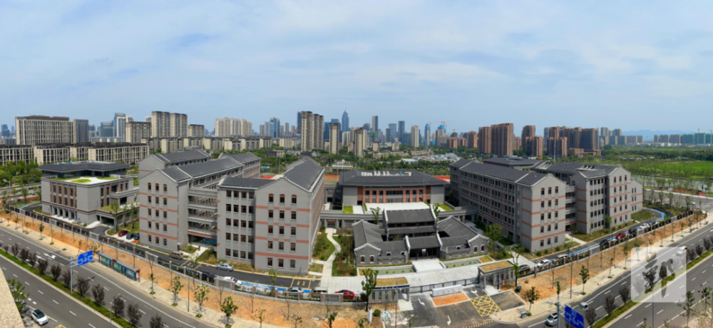 (图为钟公庙第二初级中学-应麟书院) 东南小学
