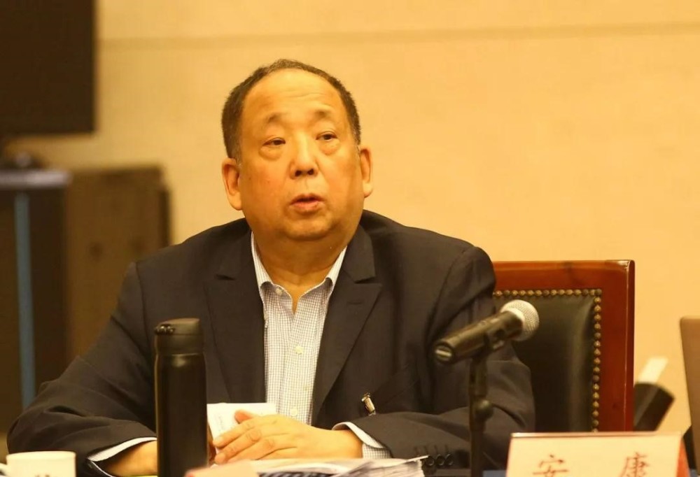 河南新乡走出4位富豪,财富都超过500亿,他曾是首富,他