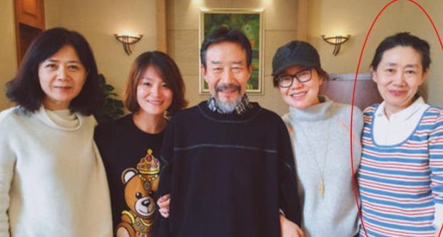 66岁李雪健妻子曝光,原来是我们熟悉的她,儿子长的和他一模一样