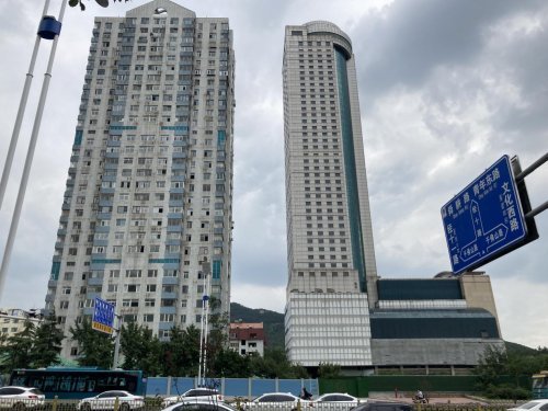 千佛山北广场地块拆迁正在进行 第一批住户拆迁补偿已