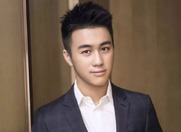 何猷君现场与qg运营对骂,双方口出狂言,estar输分又输