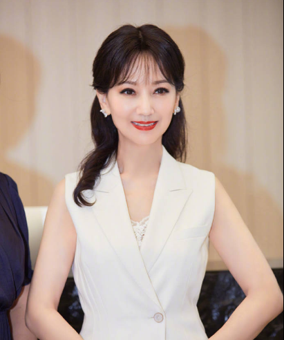 67岁赵雅芝最美照,给个"ttds"一点都不为过!