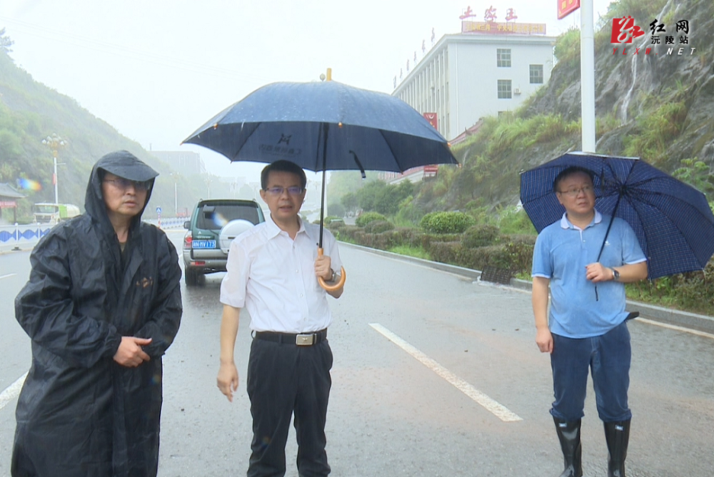 【迎战强降雨】易中华到城区现场指挥调度防汛排涝工作