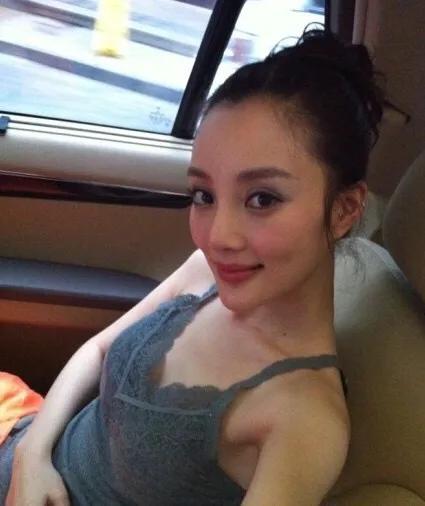 大家觉得离婚后的李小璐,是不是才是真实的李小璐呢?