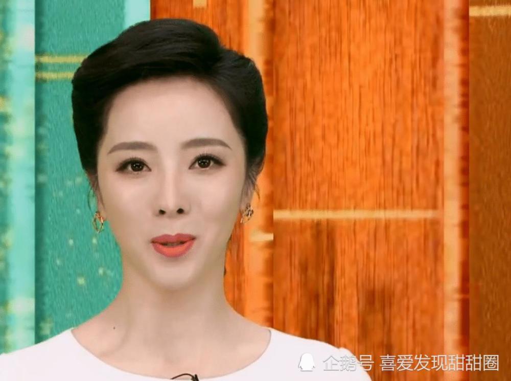央视五四晚会女主持争艳,李梓萌反差吸粉,李思思回归力压鲁豫!