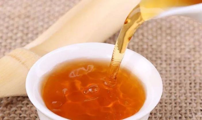 正宗的金骏眉采用科学的冲泡方法十泡没有问题,茶汤甜味依旧.