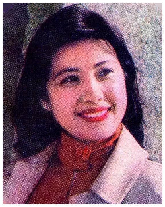 58岁"枣花"吴玉华,二婚嫁给著名画家成亿万富婆,今一家很幸福