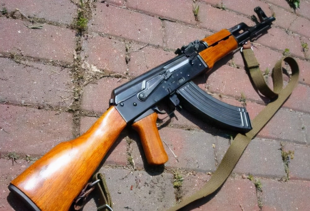 ak47和stg44究竟有无血缘关系?