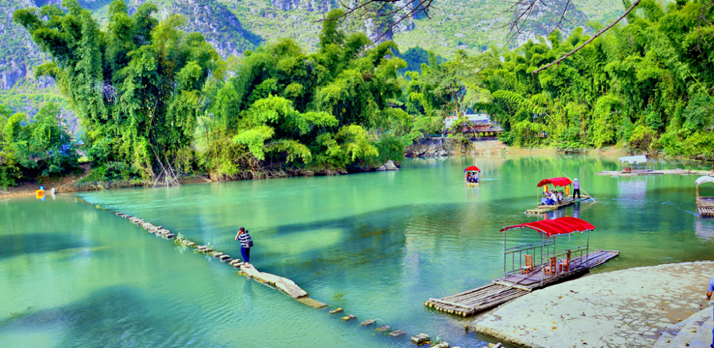 天空之桥)—罗甸(大小井景区)—惠水(好花红乡村旅游区)—都匀(贵州绿