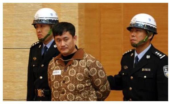 鲜为人知的沈阳运钞车劫案:悍匪张显光杀害10人,2006年枪决
