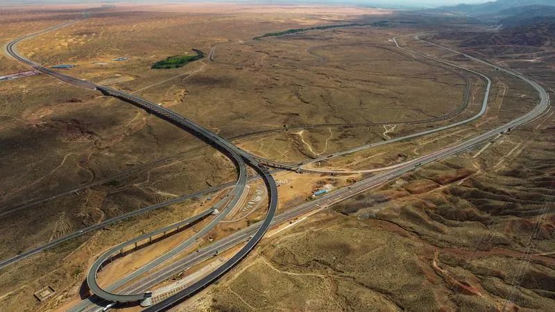 连日来,乌玛高速公路青铜峡至中卫段建设捷报频传,喜讯连连.