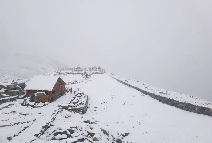 四川这个地方下雪了