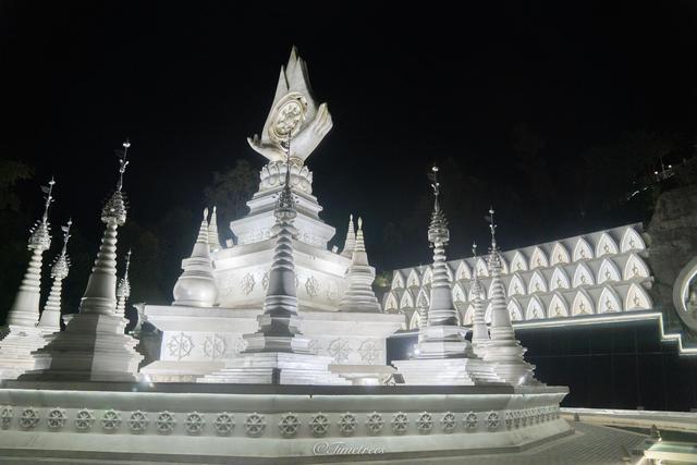 芒市银塔,不用出国也能拍的大片