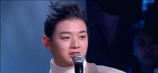 霍尊彻底凉凉,陈露闺蜜王萌发声曝内幕,指霍尊是下一个吴亦凡