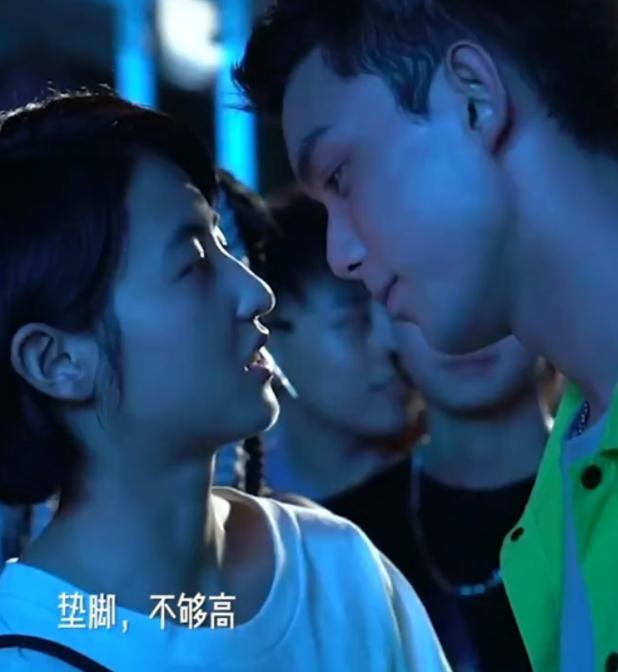 张子枫拍吻戏,吴磊一直让她"不要动"!