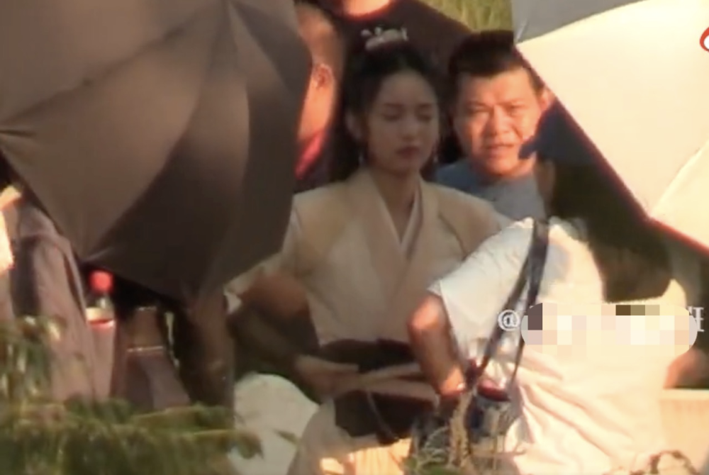 《护心》路透流出,周也还是活蹦乱跳,不知这次五官能否不乱飞?