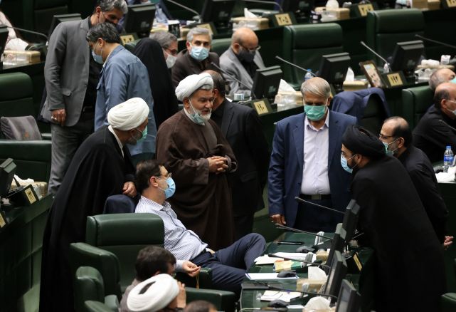 (外代一线)伊朗议会通过总统提名的18名部长人选