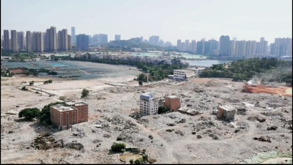 厦门迎来大拆迁很多城中村已经消失只剩钉子户坚挺在空地上