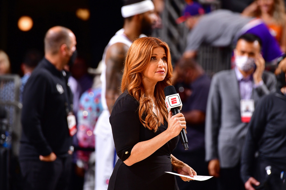 瑞秋-尼科尔斯因不久前私底下对《espn》黑人女记者泰勒(maria taylor