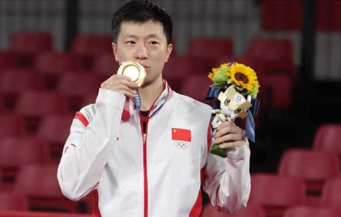 凭借着在奥运会上获得五枚奥运金牌,如今的马龙成为国乒第一人