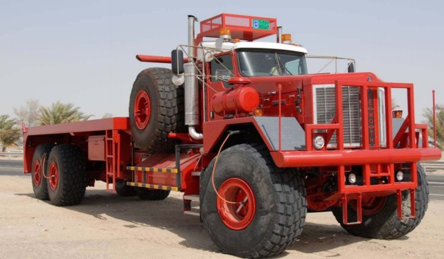 被誉为"沙漠之王"的车型 肯沃斯963重型油田专用卡车