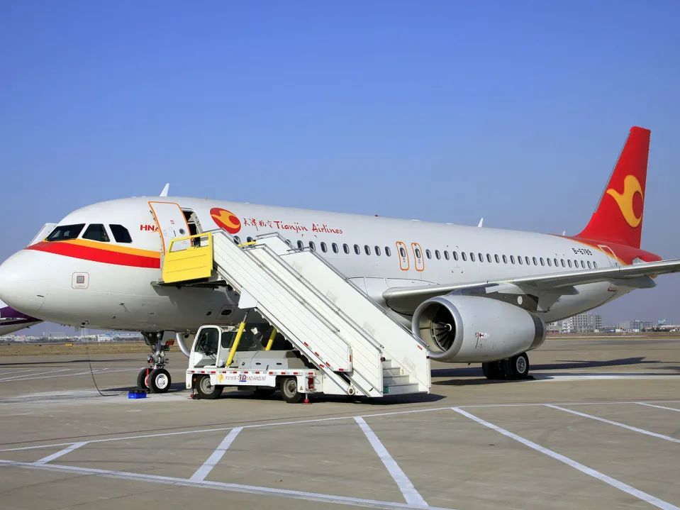 机上旅客命悬一线 海航旗下天津航空机组万米高空紧急