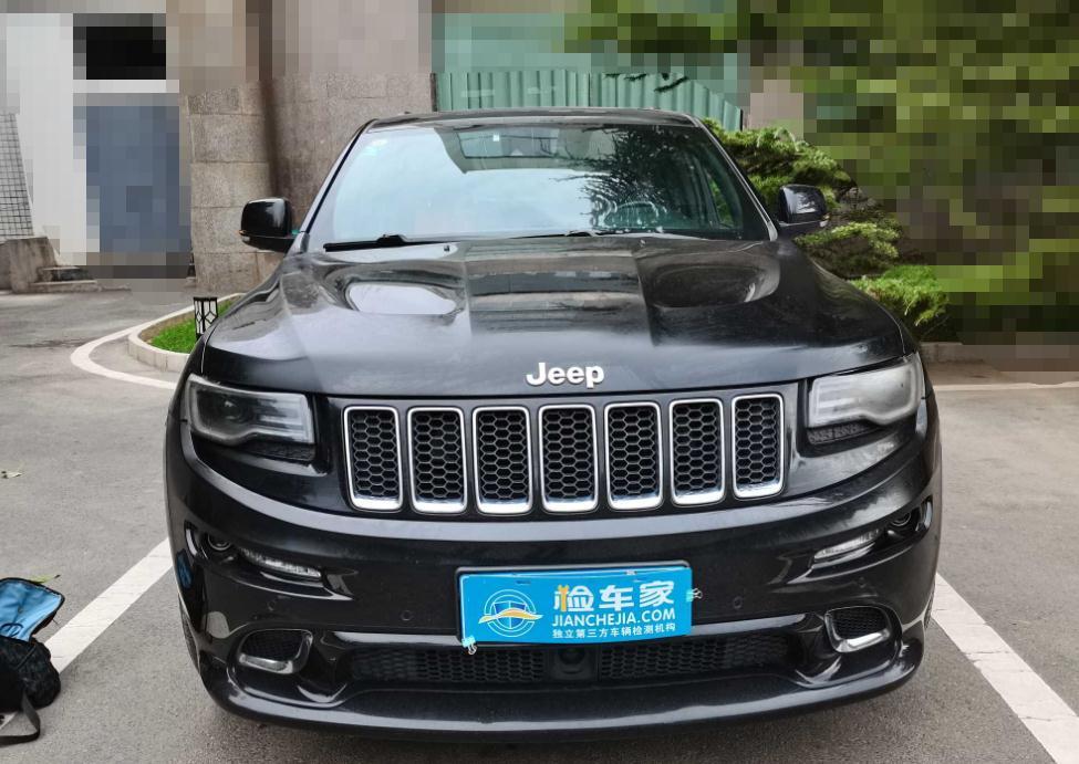 曾经的"最速suv",这辆6.4排量的jeep大切诺基,还值45万吗?