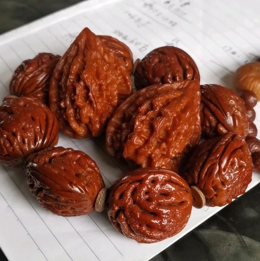 普通桃核手串,盘10年后……到底有多美?