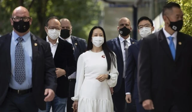 孟晚舟真是中华好儿女名媛穿搭引来跟风潮拘押1000天照样霸气