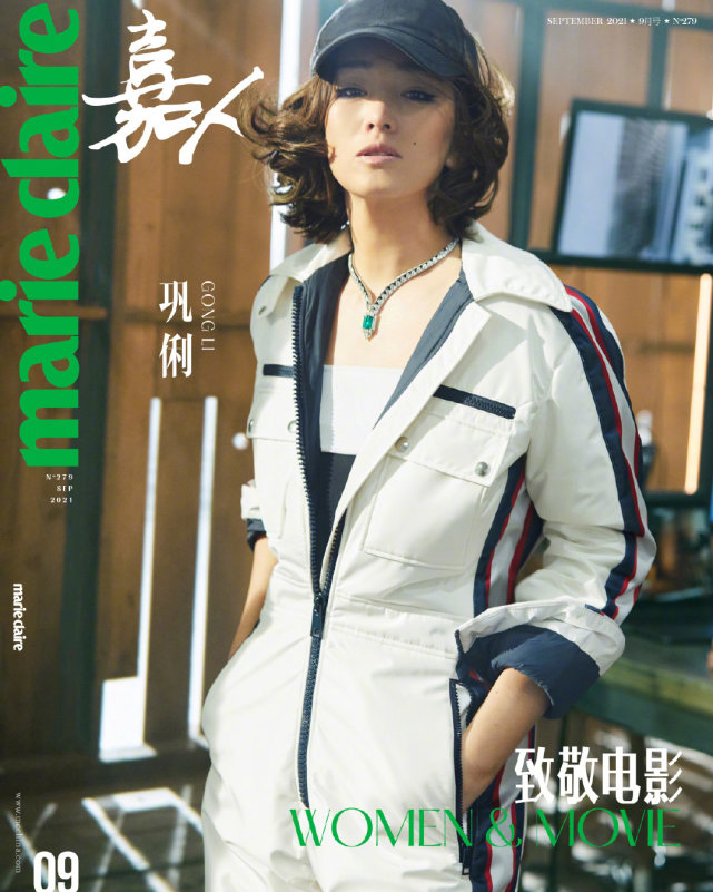 巩俐罕见剪短发大变样!烫卷发变东方版玛丽莲梦露,美人痣太抢镜