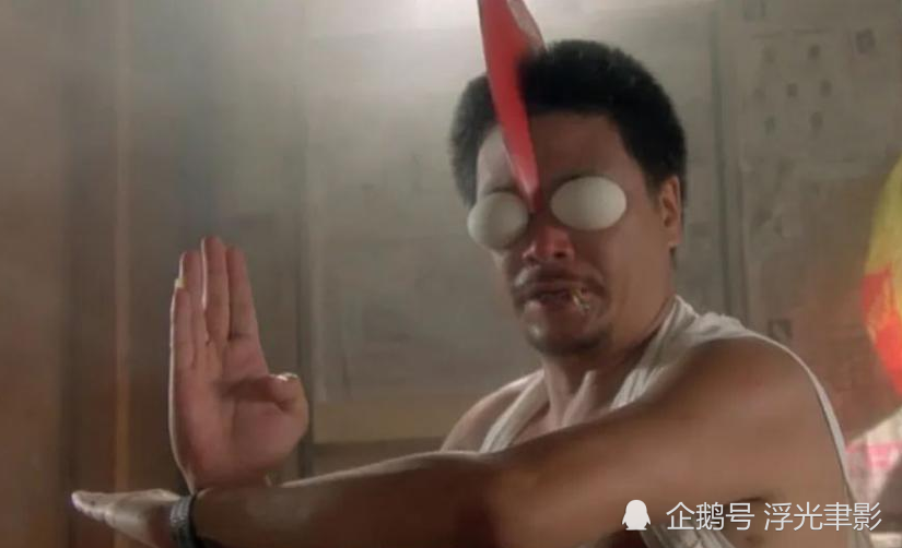 《喜剧之王》那么经典,但该片中的台词,笑点,以及咸蛋超人等装扮都
