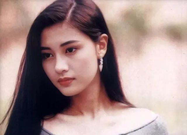 李嘉诚曾带18岁李嘉欣回家,原配在3内