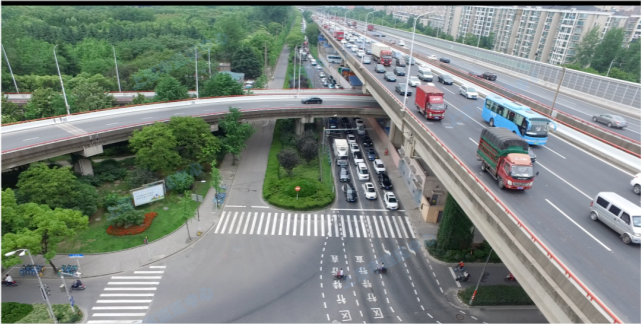 s20外环高速是上海主要的货运和客运交通环线,全线基本采用地面敷设形