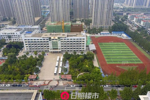 新营中学教育集团,以新营中学为龙头,另有日照港中学,日照第三实验