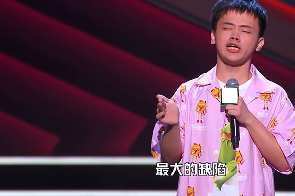 有缺陷的脱口秀演员小佳:什么叫强大?本想鼓励他却是他鼓励了我