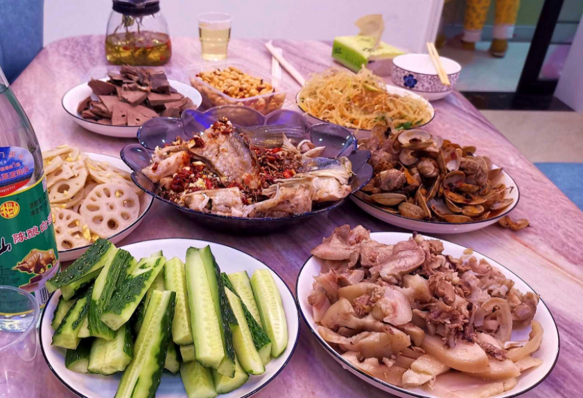 如果给你一瓶白酒恰好有5盘下酒菜你会选择哪一盘把酒喝完呢
