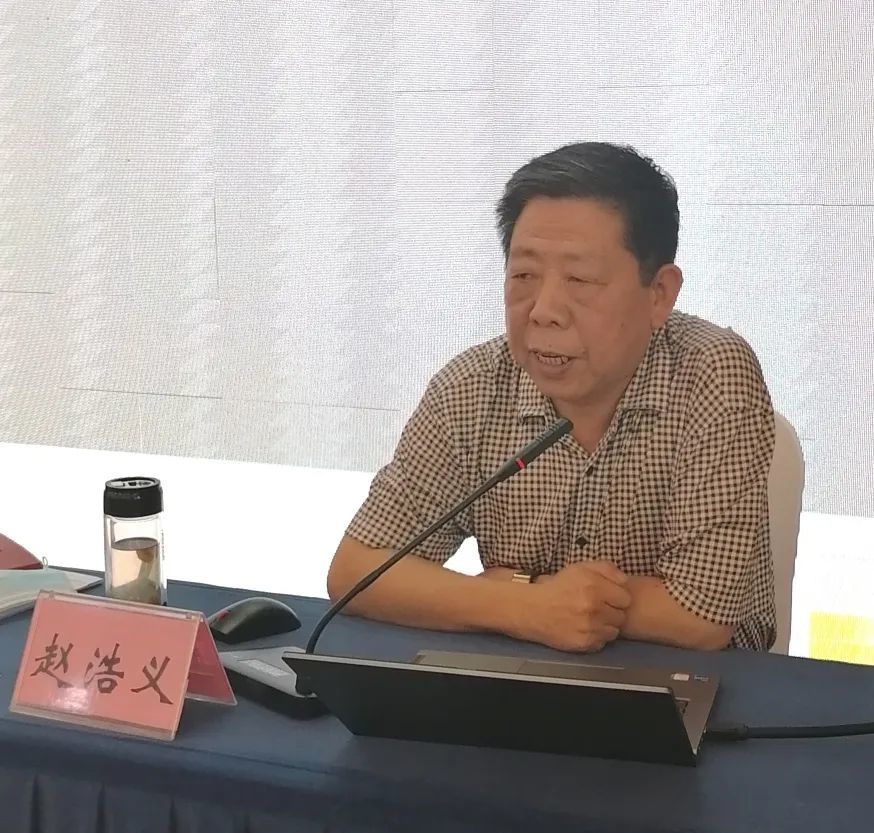 会上,赵浩义,吴凡做"99公益日"众筹专业培训;张民