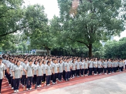 嘉兴外国语学校2021级新生军训夏令营正式开营