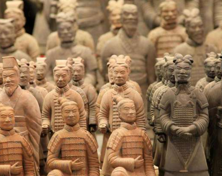 秦始皇兵马俑是活人烧制?专家拿裂开的兵马俑检测,解开了谜底