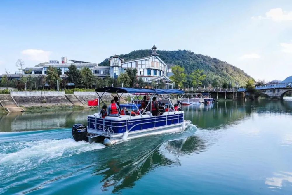 马龙康辉长期出售凤龙湾景区套票120元门票小火车票游船票节假日通用