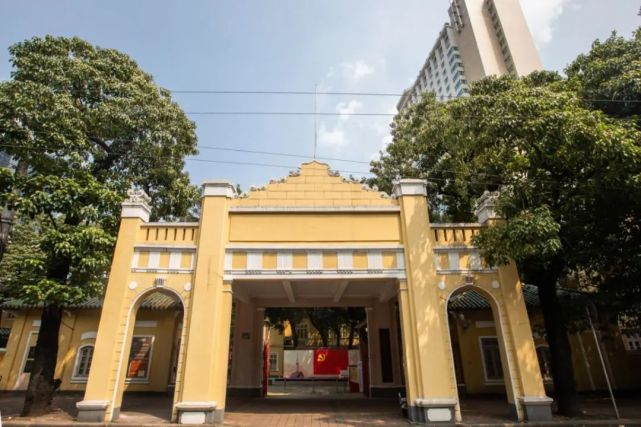 广州起义路前身叫维新路,建于1919年,因是拆建清代衙门抚台,按察司等