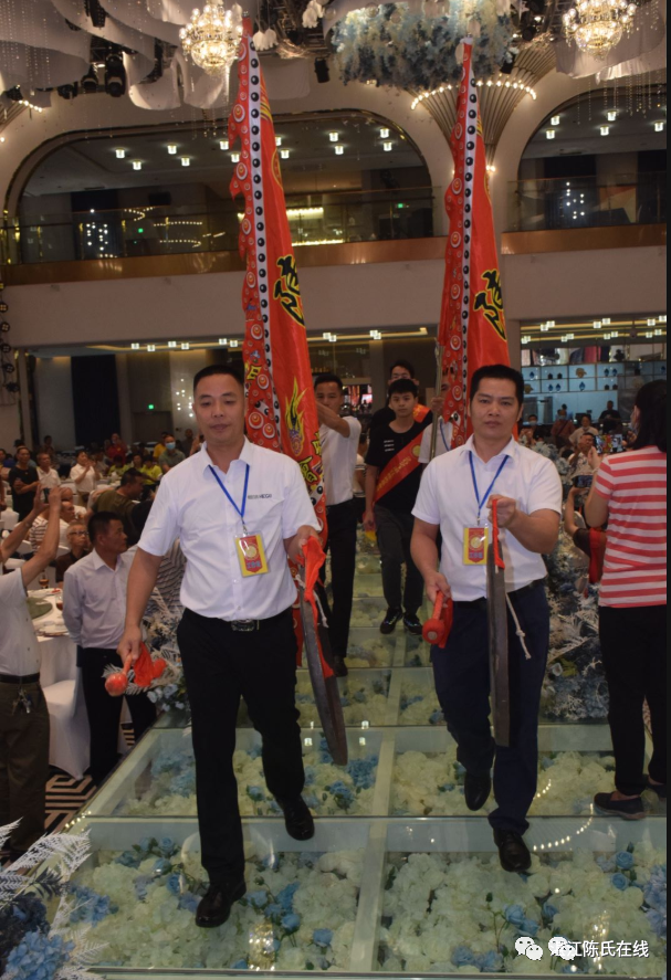 主持人:郭智华 陈琪琪宣布会议开始据介绍,湛江陈氏表彰精英学子活动
