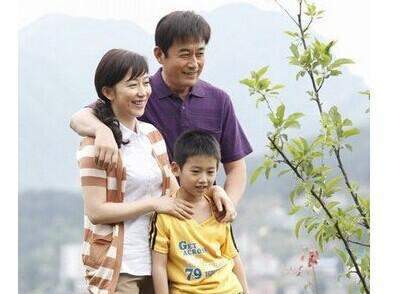 事业走上正轨之后,1993年,王志飞经人介绍认识了第一任妻子李健,一个